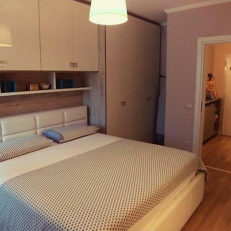 West Beach Apartment Durres Bagian luar foto