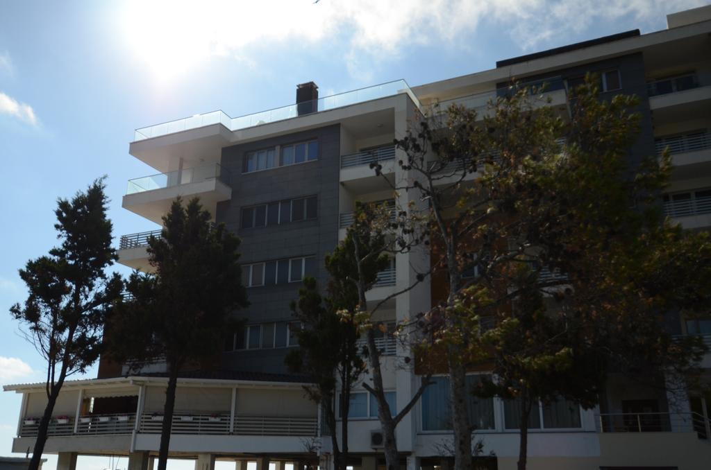 West Beach Apartment Durres Bagian luar foto