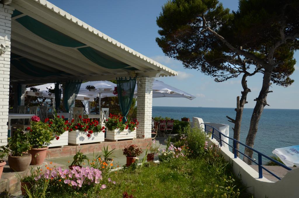 West Beach Apartment Durres Bagian luar foto