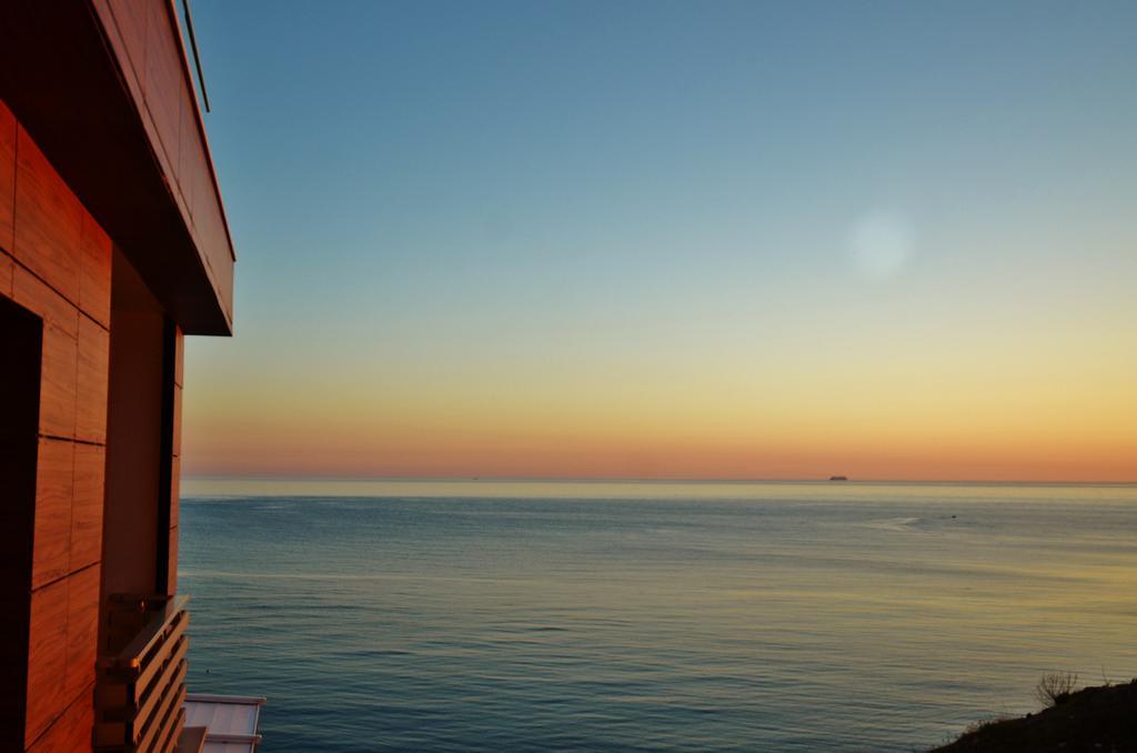 West Beach Apartment Durres Bagian luar foto