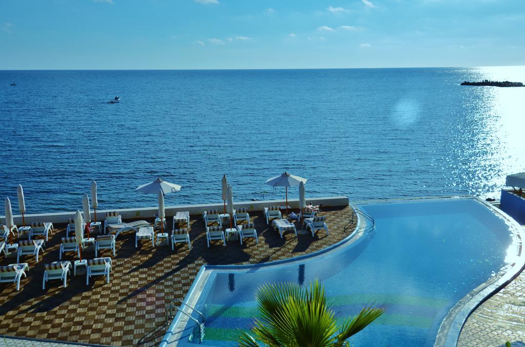 West Beach Apartment Durres Bagian luar foto