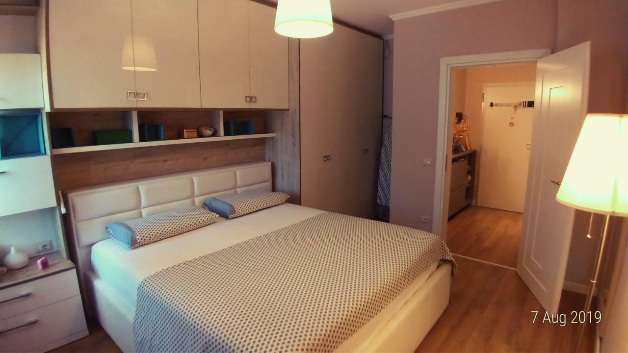 West Beach Apartment Durres Bagian luar foto