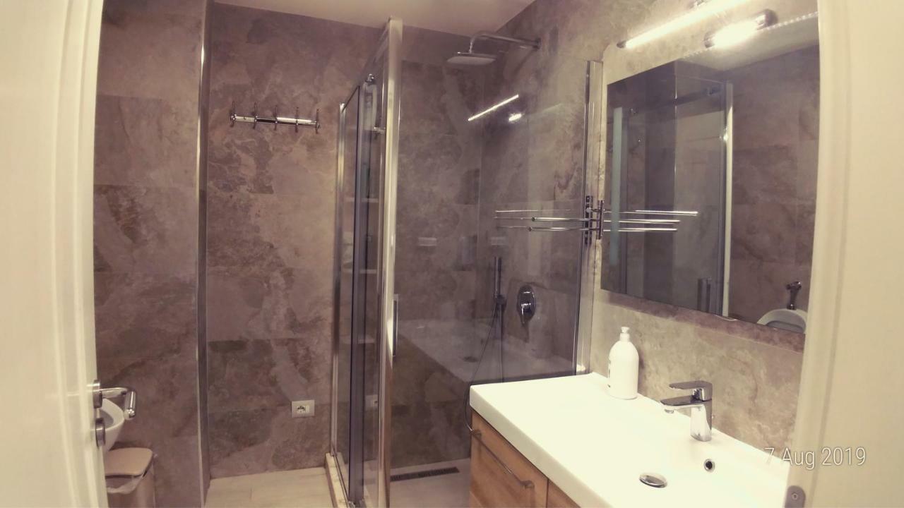 West Beach Apartment Durres Bagian luar foto